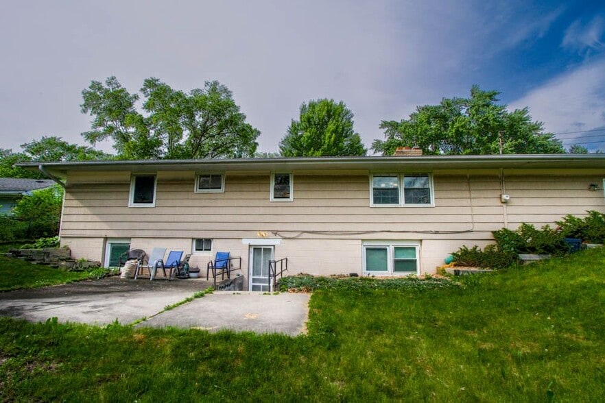 Building Photo - 8613 Zenith Rd