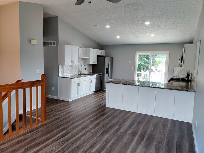 Building Photo - 4211 Aruba Dr
