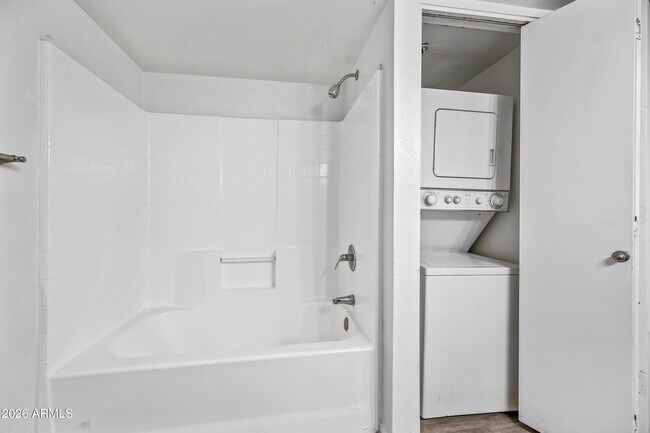 Building Photo - 3065 N 67th Ave