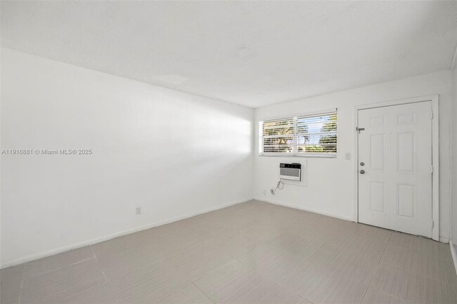 Primary Photo - 2799 E 4th Ave