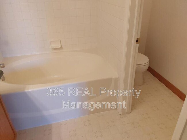 Building Photo - 5151 W 29th St