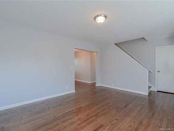 Building Photo - 19 Leonard Pl