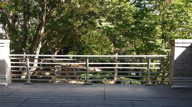 Building Photo - 1255 Apple Valley Rd NE