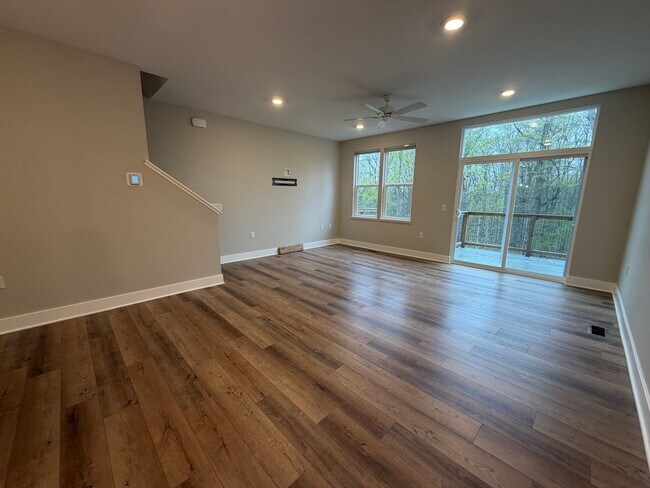 Building Photo - 2351 Watertown Wy