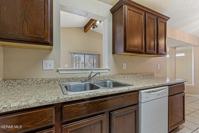 Building Photo - 11781 Jennifer Dr