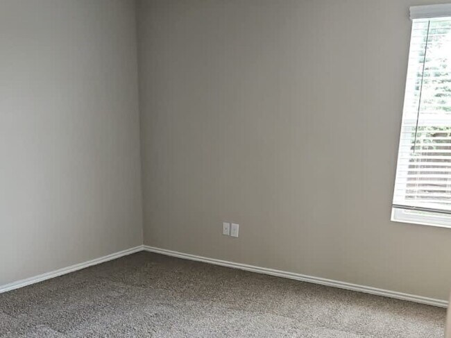 Building Photo - 7319 Avila Vis