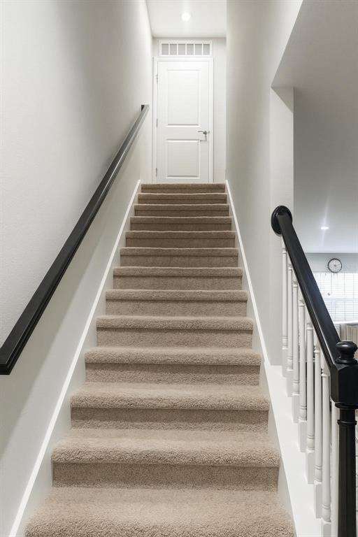 Building Photo - 7380 Duxbury Ln