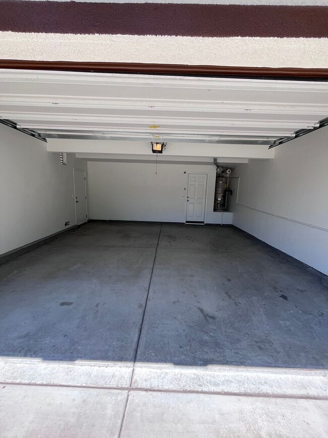 Building Photo - BEAUTIFUL UPDATED HOME IN WEST ROSEVILLE!!