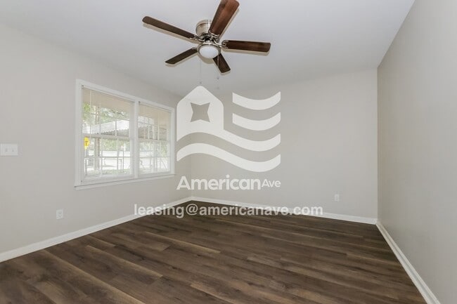 Building Photo - 2332 Watkins Dr