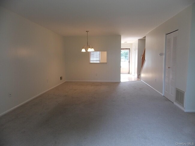 Building Photo - 38 Matthews Ln