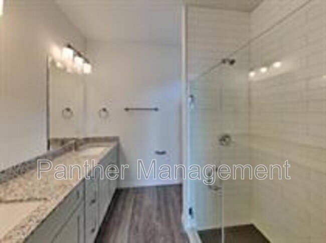 Building Photo - 24501 Zephyr Ct