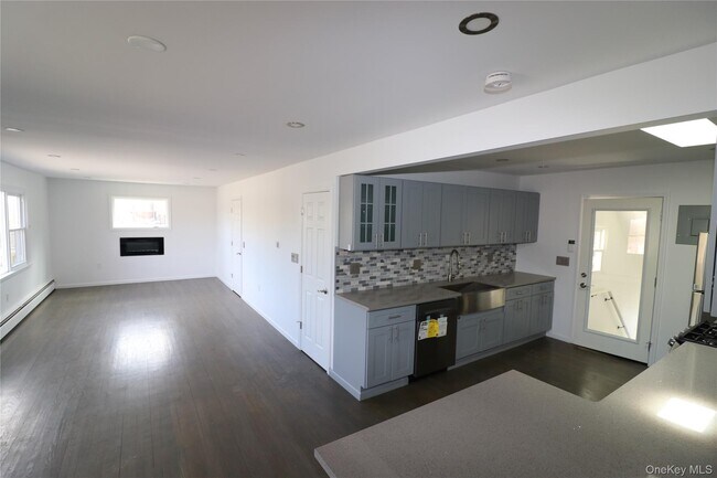 Building Photo - 153 US-9W