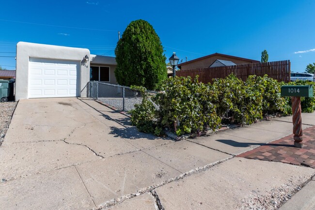 Building Photo - Cozy 3 Bedroom Home on Valerie Circle