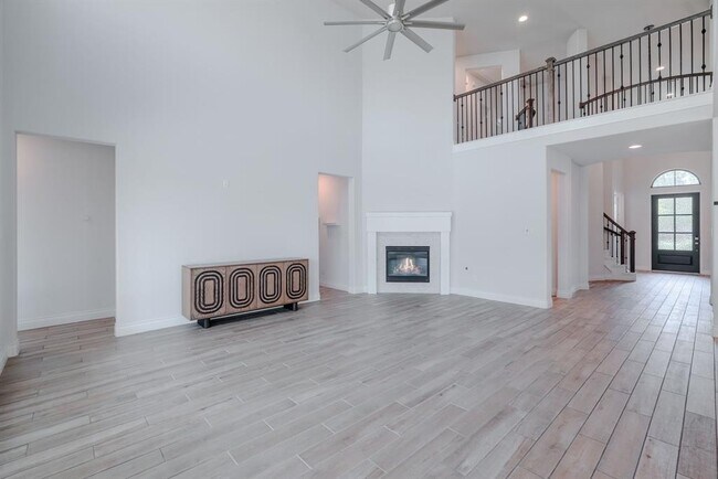 Building Photo - 17010 Harper's Way
