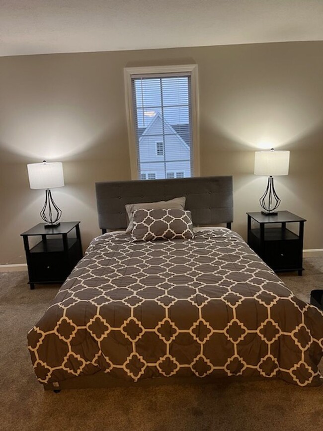 Building Photo - 3 Bedroom Luxury Townhome Rental for US OPEN!