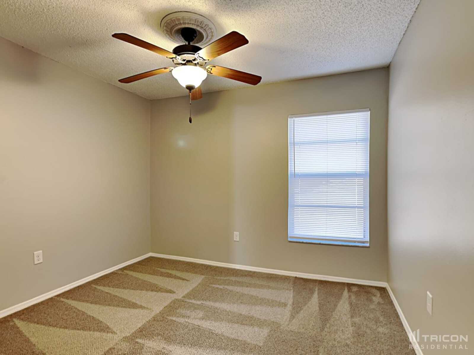 Building Photo - 10919 Livingston Dr