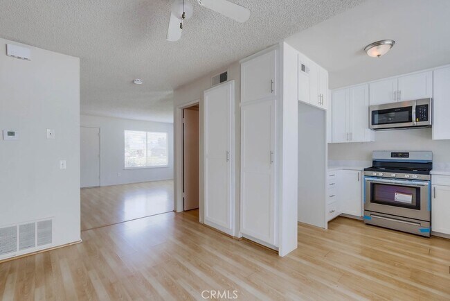 Building Photo - 9502 Pettswood Dr
