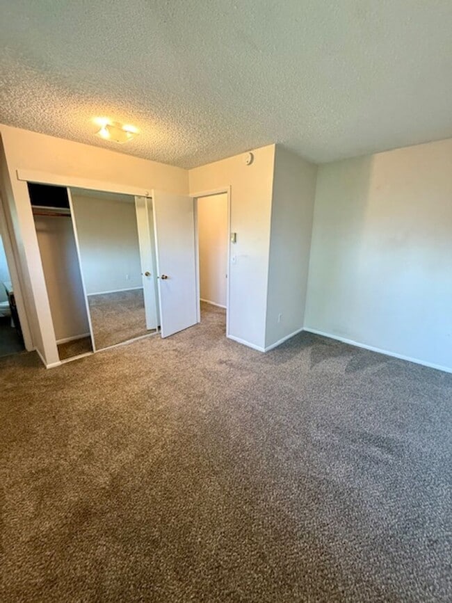 Building Photo - 3 Bedroom, 2 Bathroom Duplex- 5 minute walk from MSU - Flexible Lease Terms - 6 Months, 9 Months ...