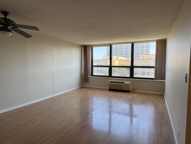 Building Photo - 5100 N Marine Dr