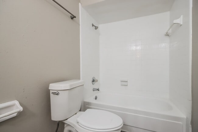 Building Photo - 7206 Foxmar Ln