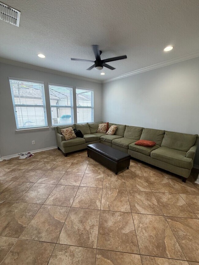 Building Photo - Townhome for rent