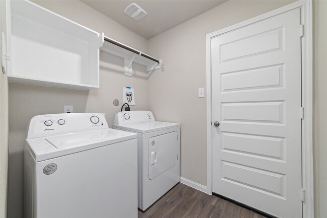 Building Photo - 2385 Tavo Trails Dr