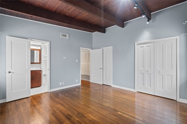 Building Photo - 5001 Nina Lee Ln