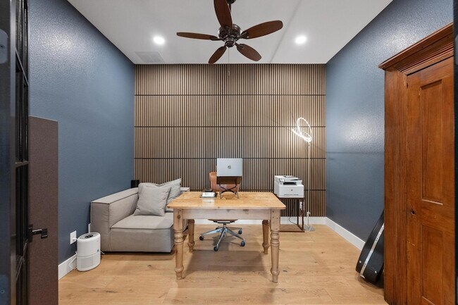 Building Photo - 4518 Diamante Dr