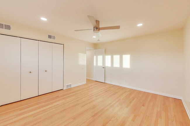 Building Photo - 475 Laurel Ave