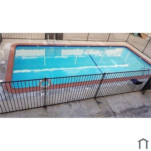 Building Photo - 811 Orchid Ct