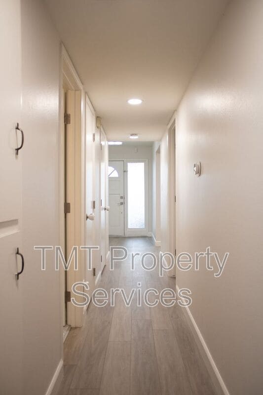 Building Photo - 6940 McQuillan Cir