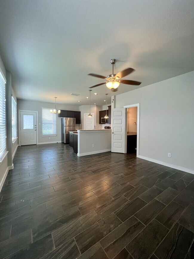 Building Photo - 374 Creekside Curve