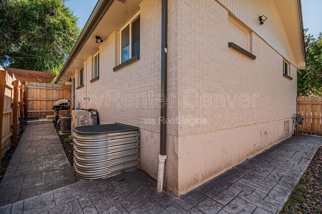 Building Photo - 6636 Depew St