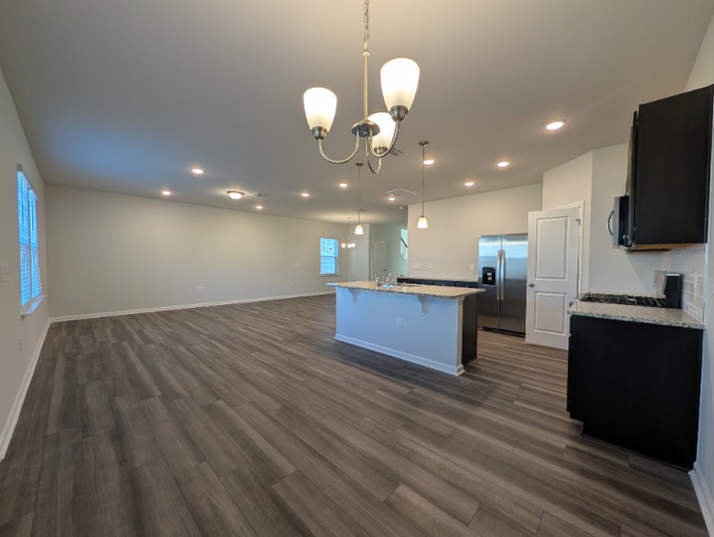 Building Photo - 525 Prestonfield Wy