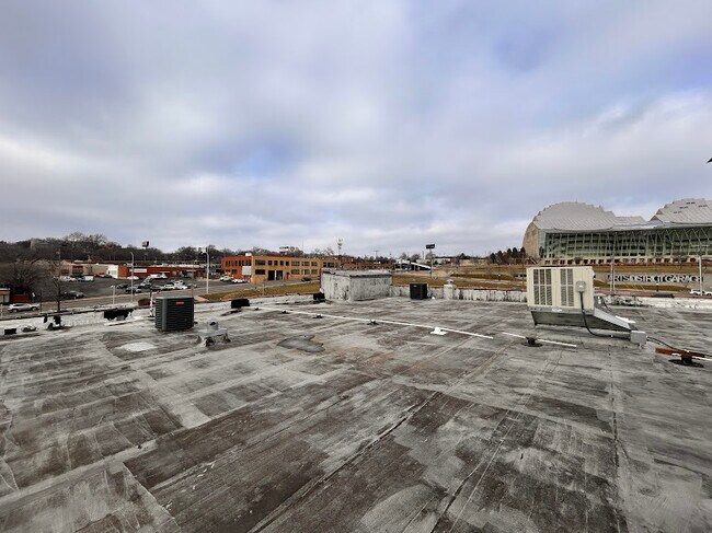 Building Photo - 1800 Central St