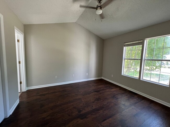 Building Photo - Lovely 3bd 2ba  In the heart of Wake Fores...