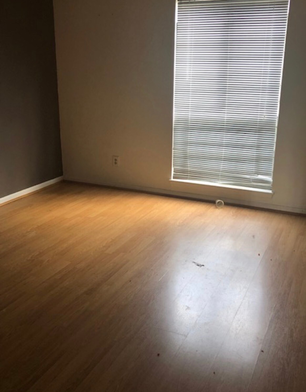 Building Photo - 4732 Belleview Ave