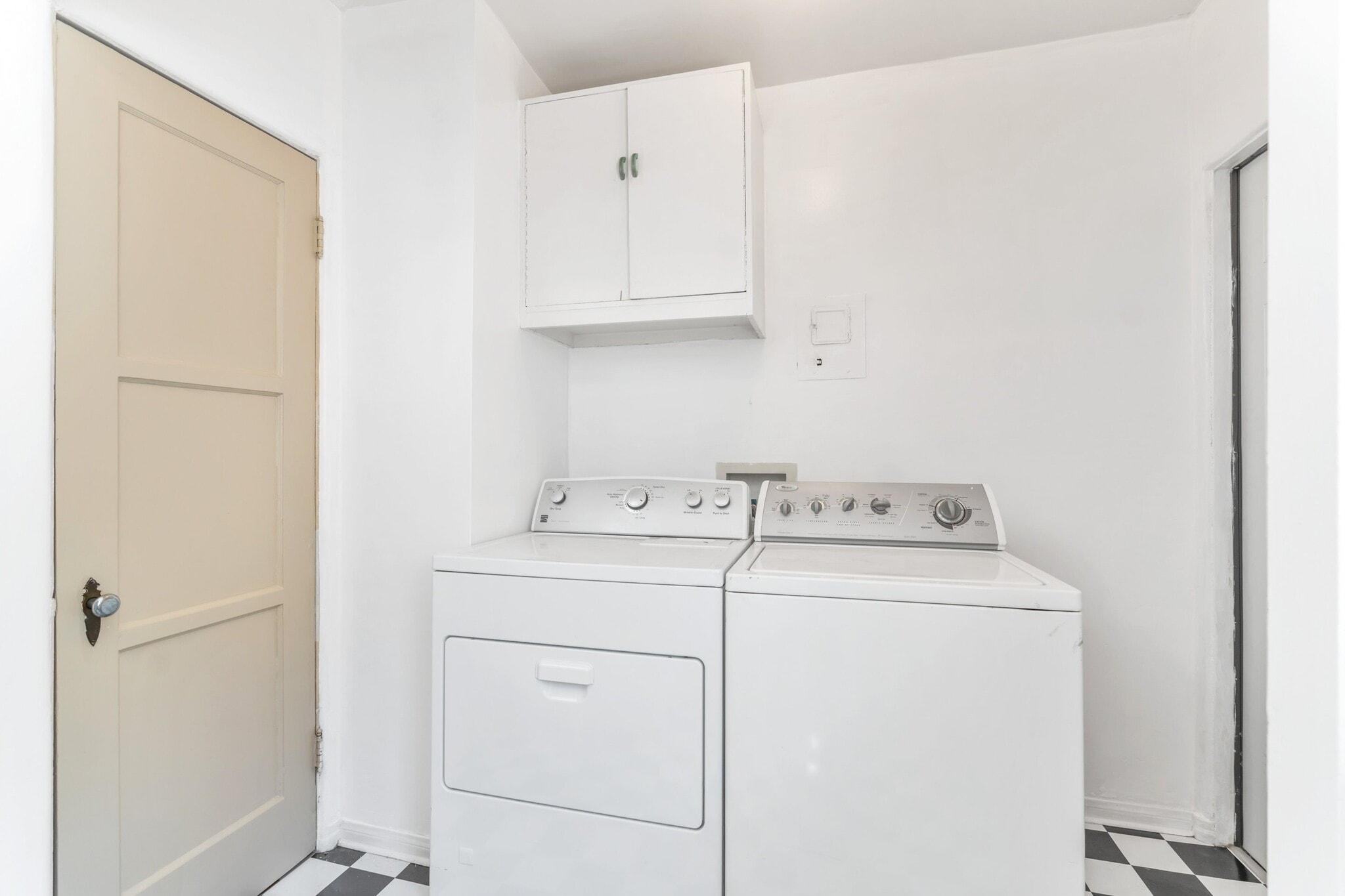 Building Photo - 6617 Waring Ave