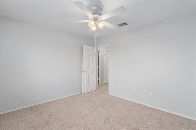 Building Photo - 2277 Green Meadows Ln