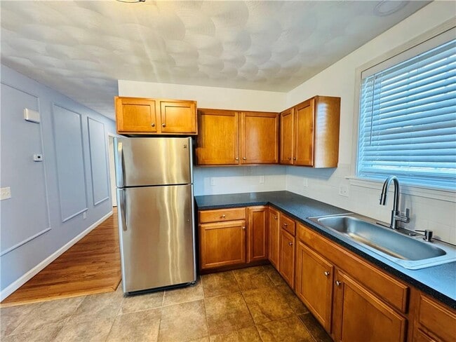 Building Photo - 25 Towanda Dr