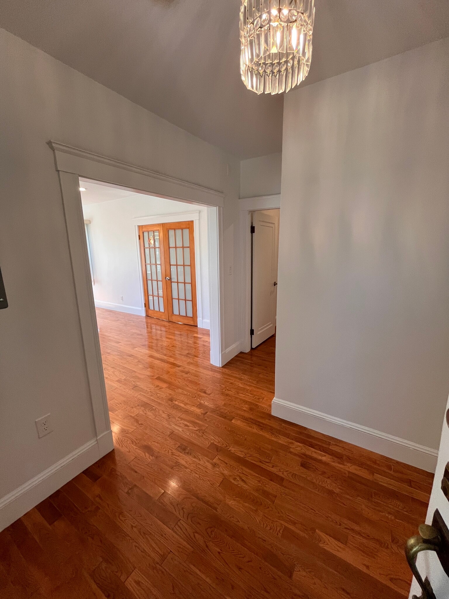 Building Photo - 121 Shore Dr