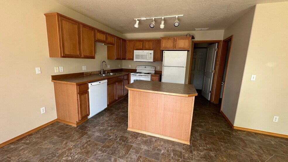 Building Photo - 1374 Kaleigh Ct