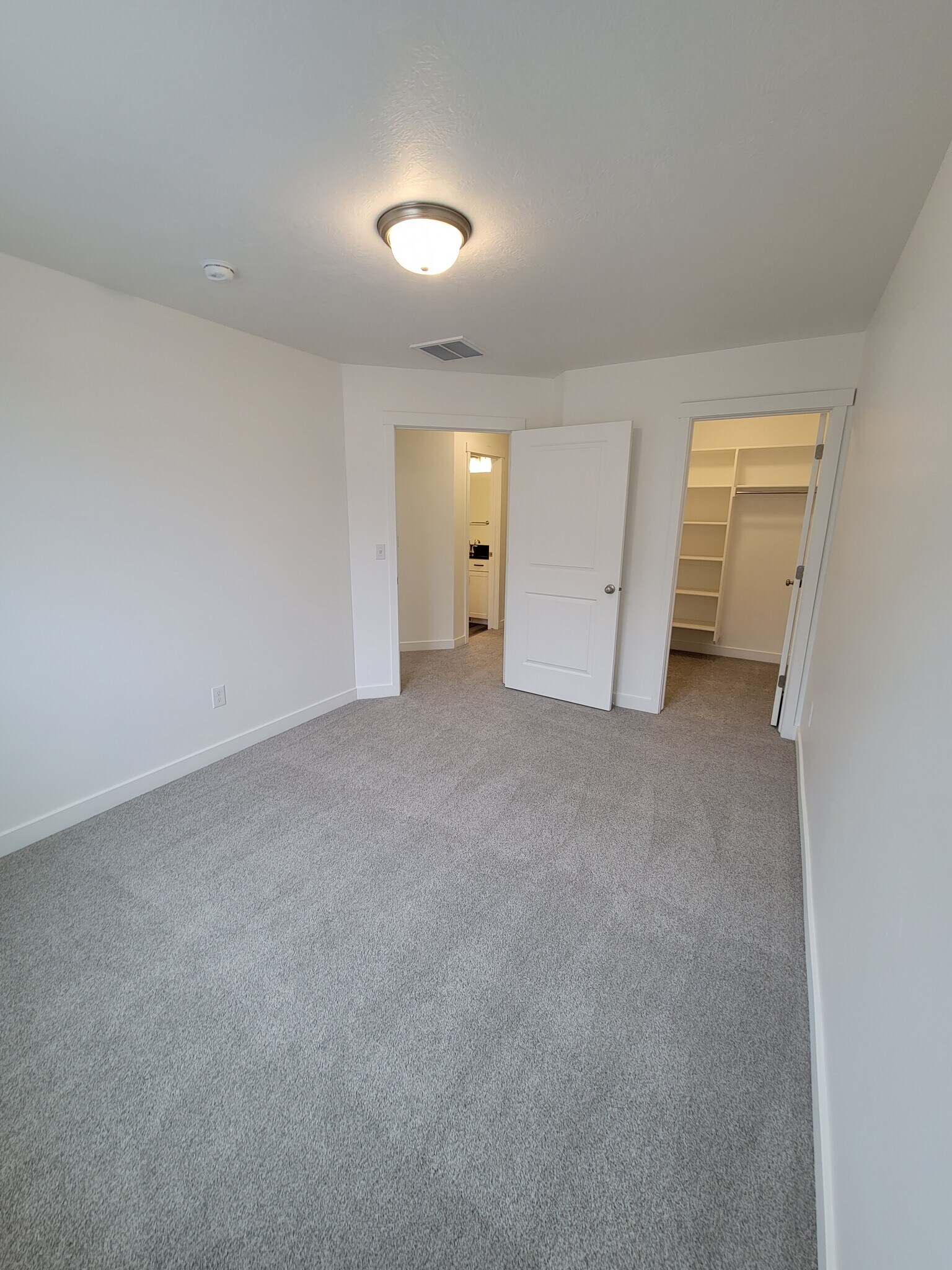 Building Photo - 15068 S Wild Horse Way