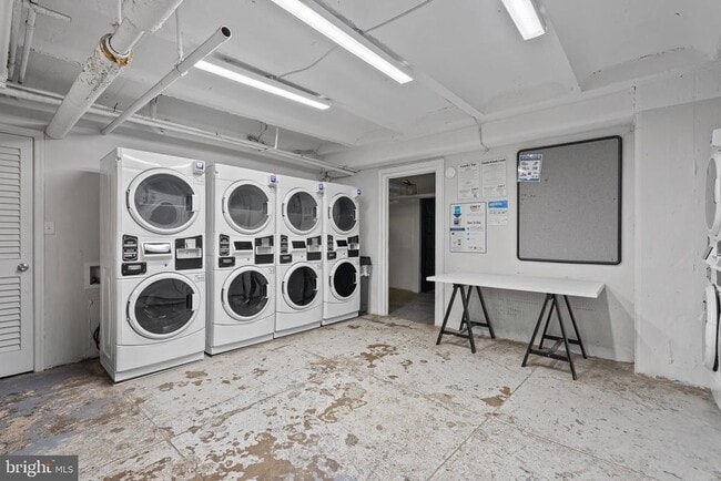 Building Photo - 1526 17th St NW