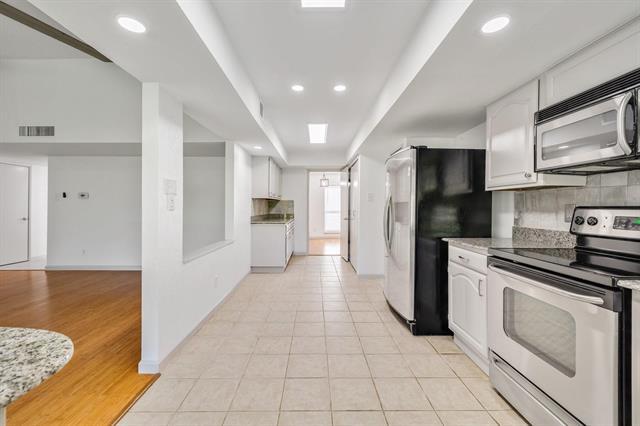 Building Photo - 3017 Rockett Dr