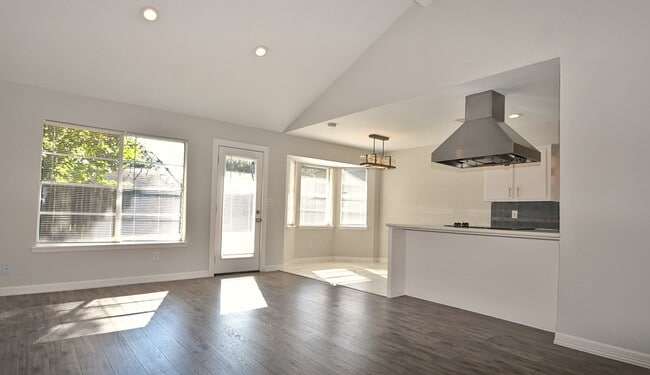 Building Photo - 9243 Friendship Rd