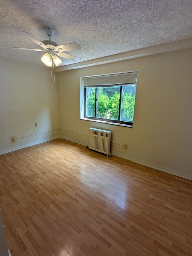 Building Photo - 2 Bedroom 2 Bathroom Condo Apartment (Squirrel Hill North)