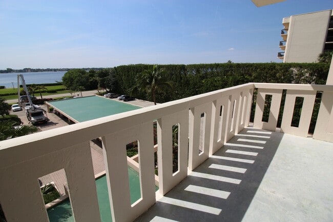 Building Photo - 3450 S Ocean Blvd