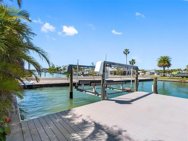 Building Photo - 562 Johns Pass Ave