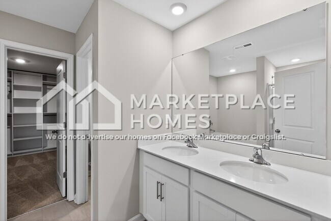 Building Photo - 923 Elliot Rd